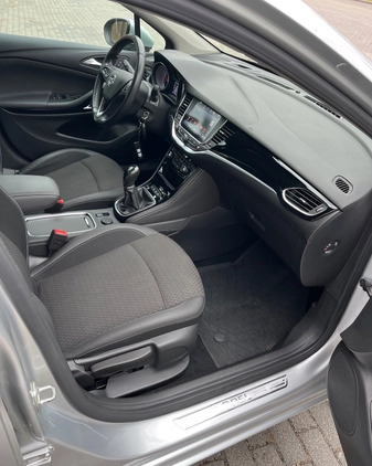 Opel Astra cena 44800 przebieg: 147300, rok produkcji 2018 z Góra małe 326